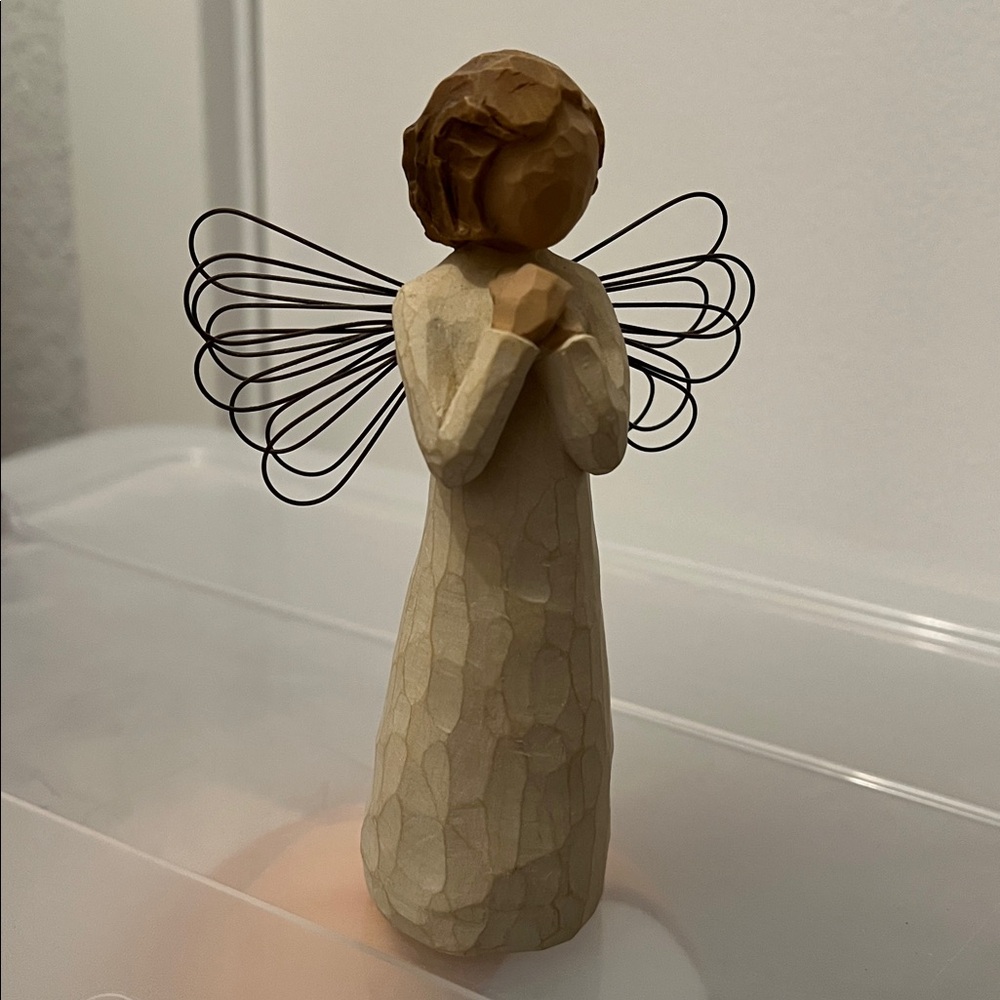 Willow Tree Angel Figurine - Cream & Tan - Picture 4 of 5